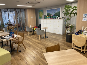 【年収500万円】経理&労務*駅から徒歩2分*定年70才≪実働7.5時間勤務≫